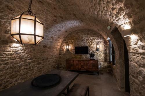 ?orona Boutique Hotel