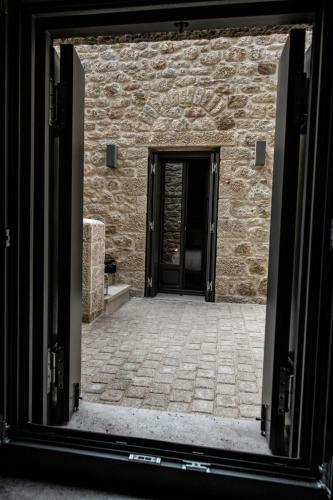 ?orona Boutique Hotel