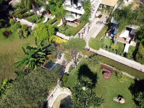 Sunny Garden Apartments