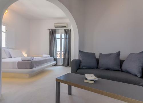 Plaka Suites
