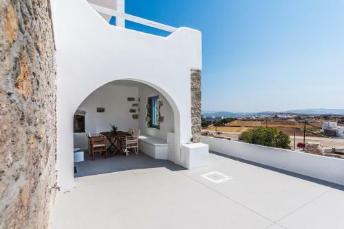 Plaka Suites
