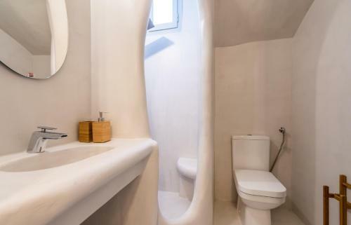 Plaka Suites