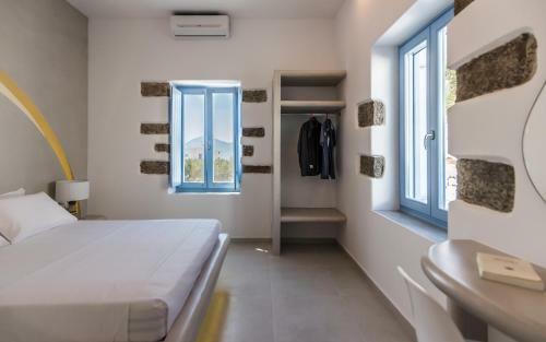 Plaka Suites
