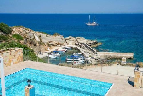 Skala Villa Sleeps 6 Pool Air Con Wifi