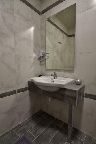 Dafni Plus Hotel