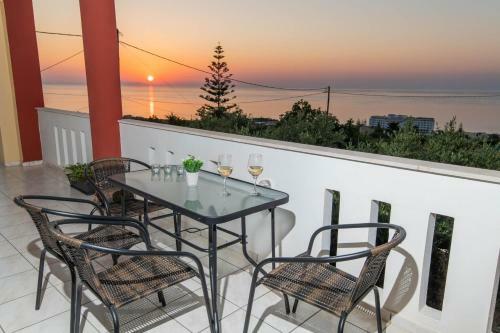 Manolis Apartments