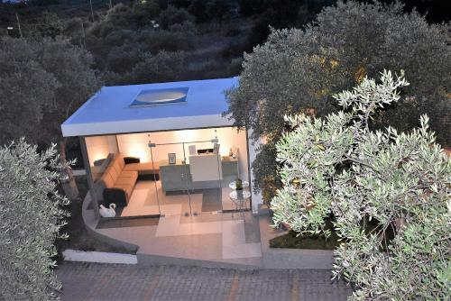 Studios Apartments Irini Patira