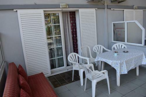 Aparthotel Galanis Studios And Apartments