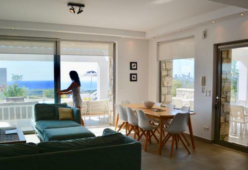 Kokinogremos Villa