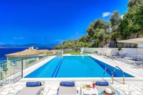 Apraos Villa Sleeps 14 Pool Air Con Wifi