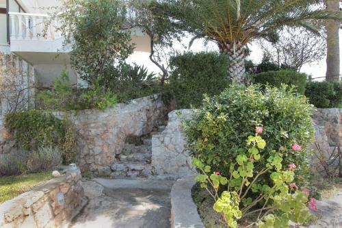Apollon Apartments