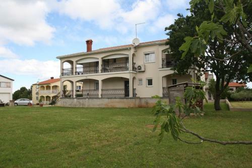 Hostal Apartment Covic