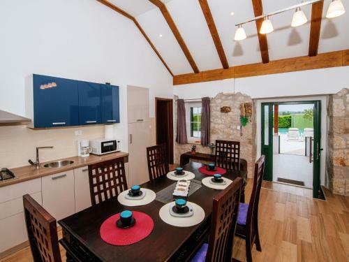 Peaceful Holiday Home With Pool In Kakma