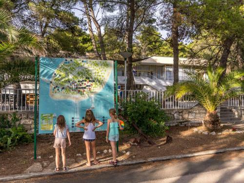 Apartamentos Holiday Park Zelena Punta
