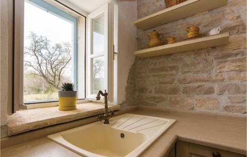 Three-bedroom Holiday Home In Bukovic