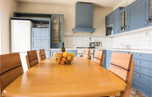 Three-bedroom Holiday Home In Bukovic