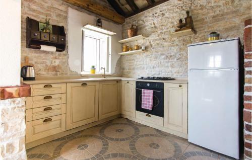 Three-bedroom Holiday Home In Bukovic