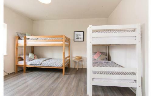 Three-bedroom Holiday Home In Bukovic