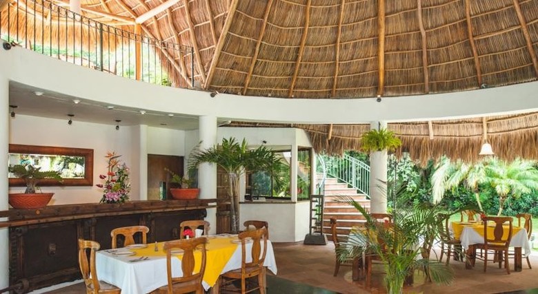 Casa Iguana All Suites Hotel