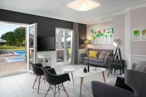 Villa Green Frame