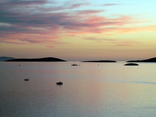 Apartment Vesa - By The Sea