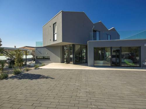 Luxury Villa With Private Pool In Labinci