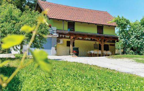 Two-bedroom Holiday Home In Kumrovec