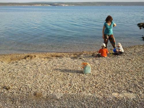 Apartments Dubravko-5m From Beach