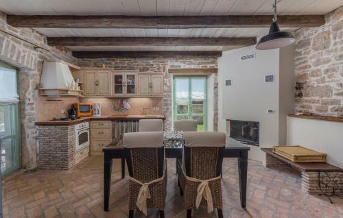 Charming Stone Villa Pakich With Private Pool