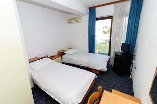 Motel "tri Lovca"