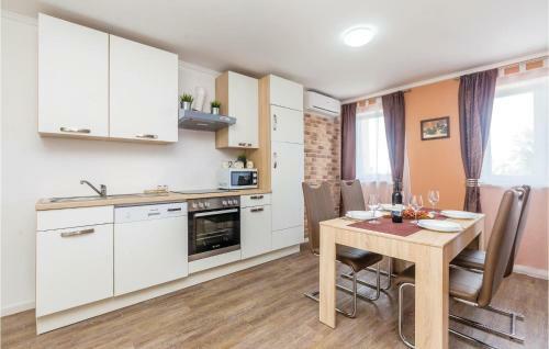 One-bedroom Apartment In Njivice