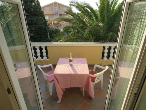 Hostal Apartments Palma Novalja
