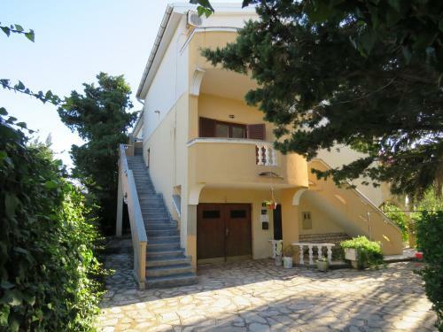 Hostal Apartments Palma Novalja