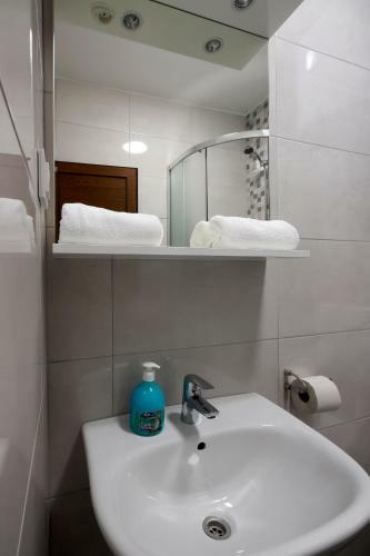 City Pool Apartments Novalja