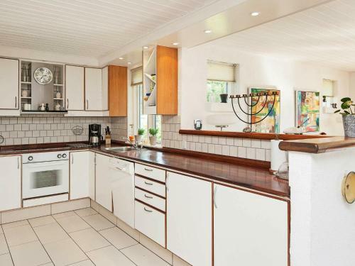 Three-bedroom Holiday Home In Glesborg 3