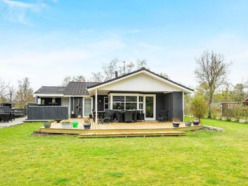 Three-bedroom Holiday Home In Glesborg 3