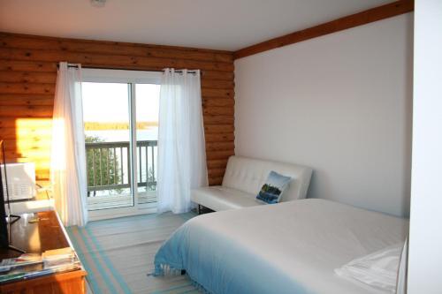 Tamarac Island Motel