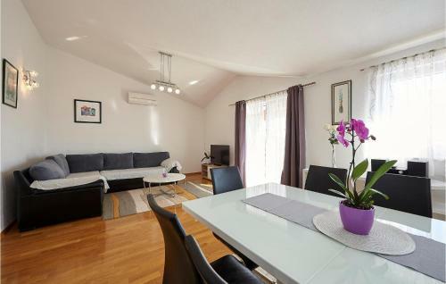 Holiday Home Pano With Fireplace I