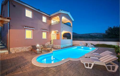 Holiday Home Pano With Fireplace I