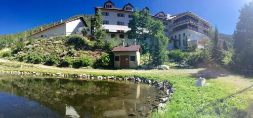 Hotel Monarch Mountain Lodge