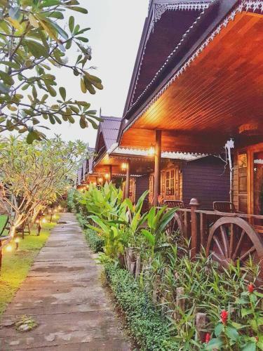 Hotel Baan Baitan Resort