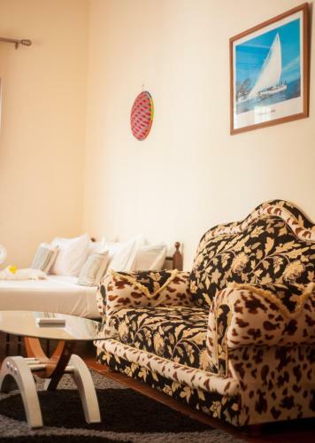 Hostal Bwejuu Beach Palm Villa