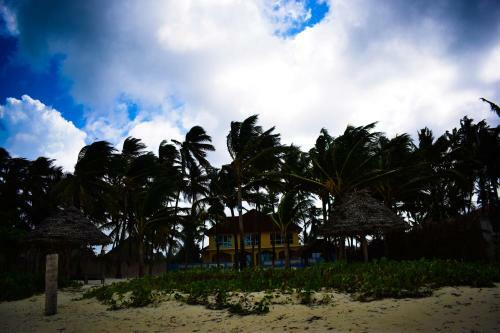 Hostal Bwejuu Beach Palm Villa