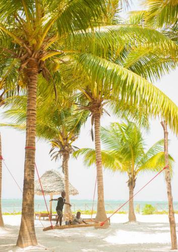 Hostal Bwejuu Beach Palm Villa