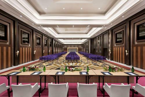 Hotel Ramada By Wyndham Lucknow