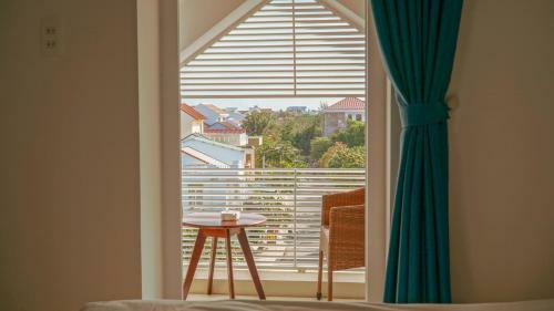 Villa Riverside White House Hotel