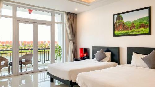 Villa Riverside White House Hotel