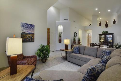 La Paloma Executive