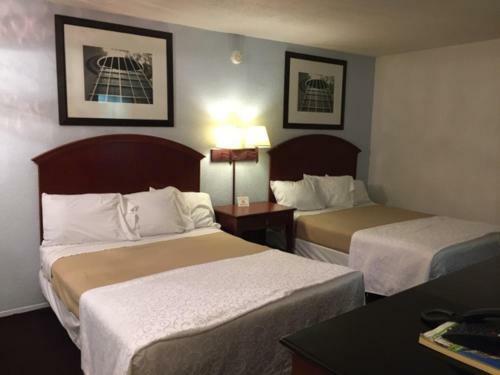 Posada Ranch House Inn & Suites