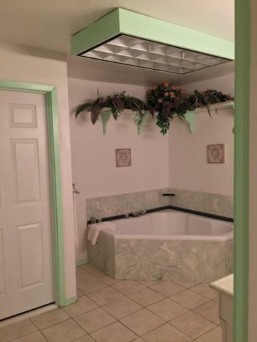 Posada Ranch House Inn & Suites